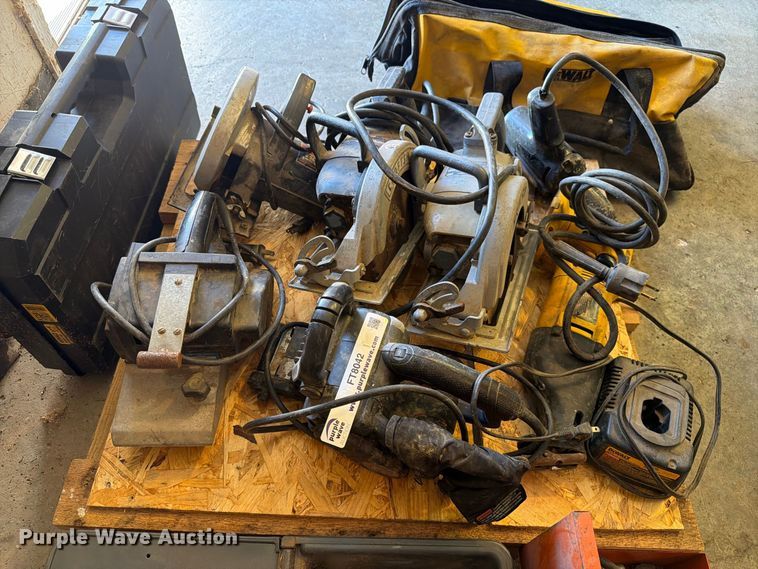 image for item FT8042 Power tools