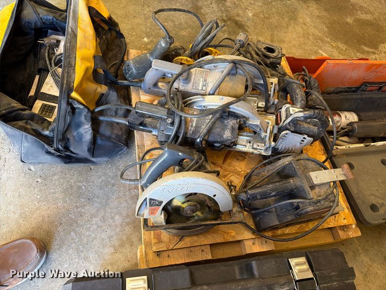 image for item FT8042 Power tools