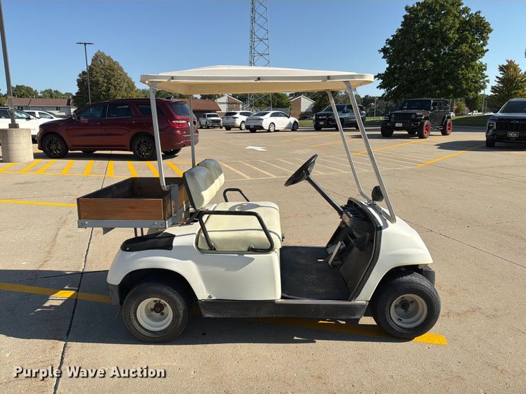 image for item FT8045 1997 Yamaha G16A golf cart