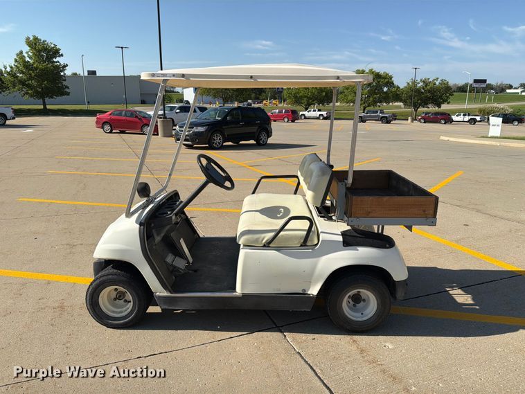 image for item FT8045 1997 Yamaha G16A golf cart