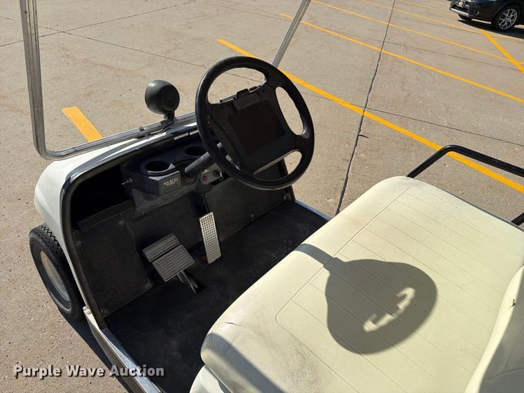 image for item FT8045 1997 Yamaha G16A golf cart