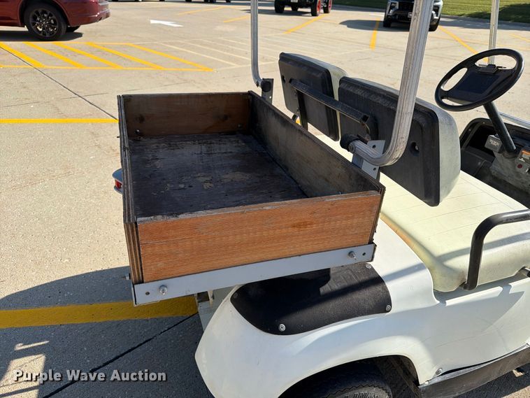 image for item FT8045 1997 Yamaha G16A golf cart