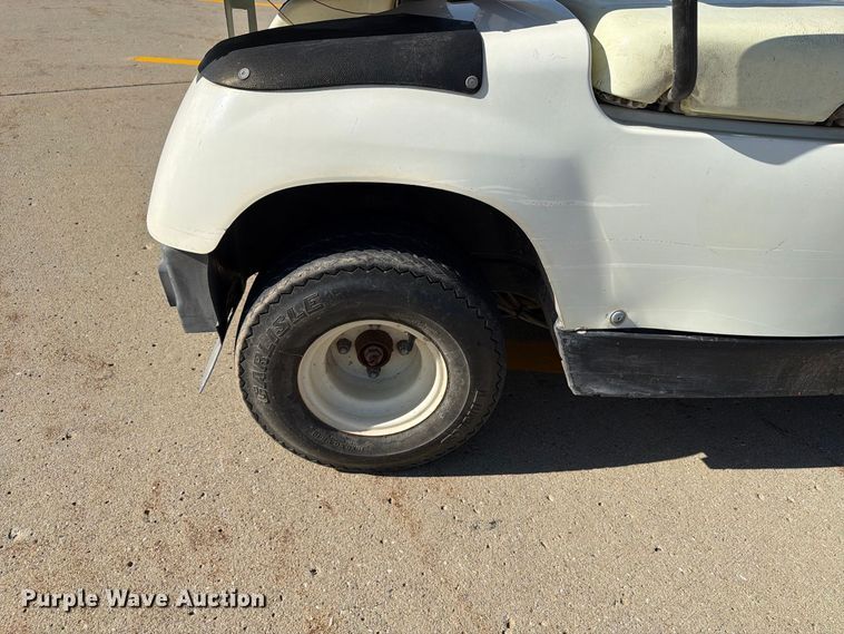 image for item FT8045 1997 Yamaha G16A golf cart