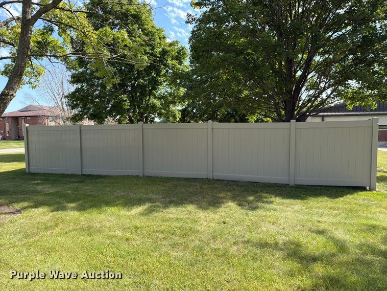 image for item FT8047 Approximately 240' of vinyl fencing