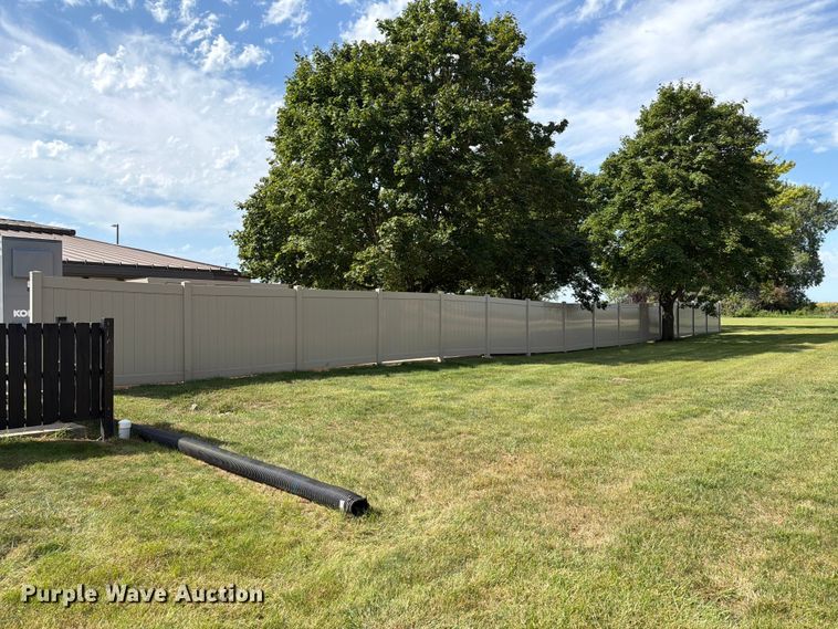 image for item FT8047 Approximately 240' of vinyl fencing