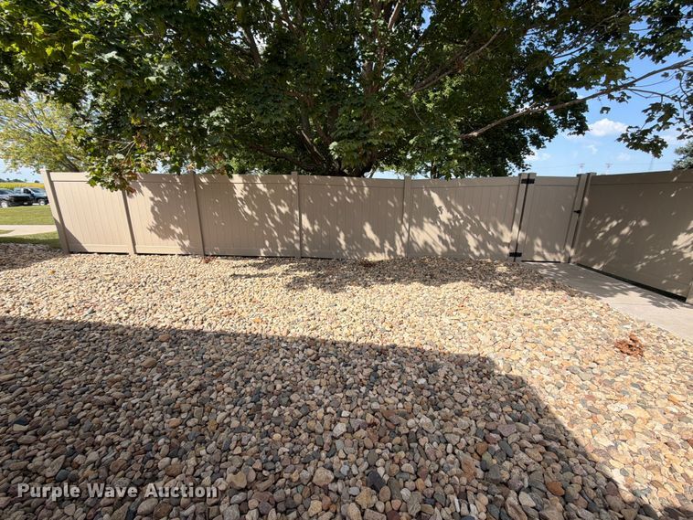 image for item FT8047 Approximately 240' of vinyl fencing