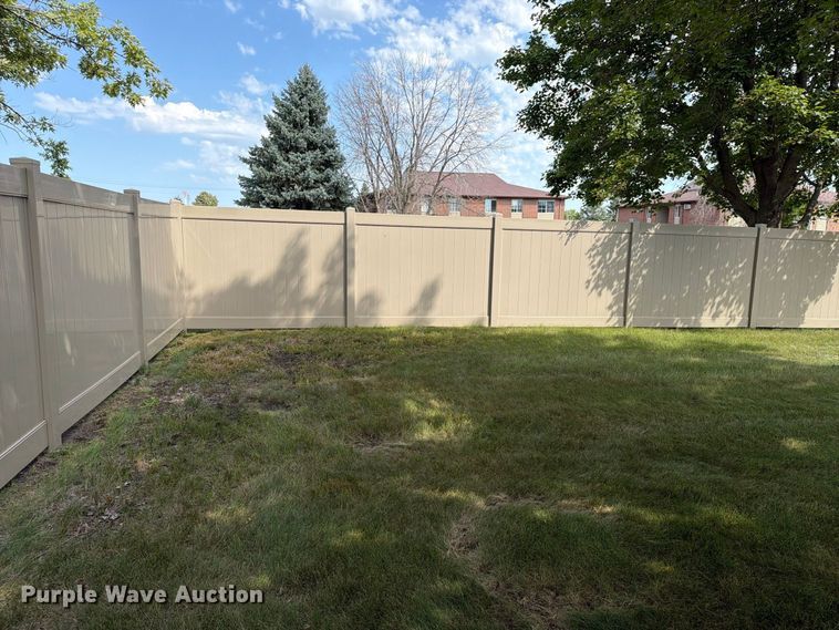 image for item FT8047 Approximately 240' of vinyl fencing