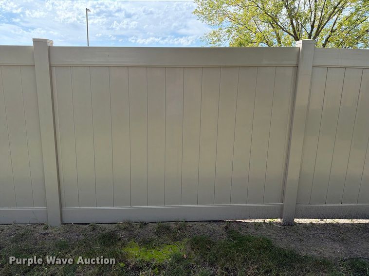 image for item FT8047 Approximately 240' of vinyl fencing