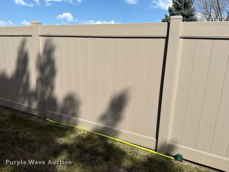 image for item FT8047 Approximately 240' of vinyl fencing