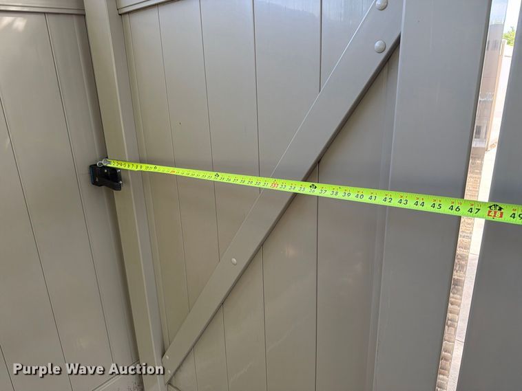 image for item FT8047 Approximately 240' of vinyl fencing