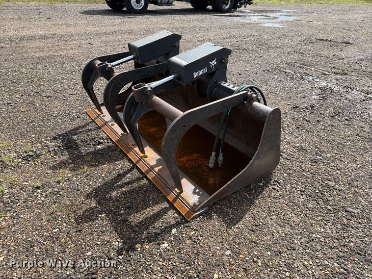 Bobcat 66 GNDL BKT GRPL skid steer grapple bucket