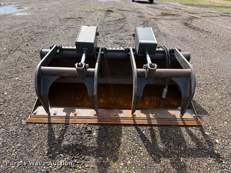 image for item FT8050 Bobcat 66 GNDL BKT GRPL skid steer grapple bucket