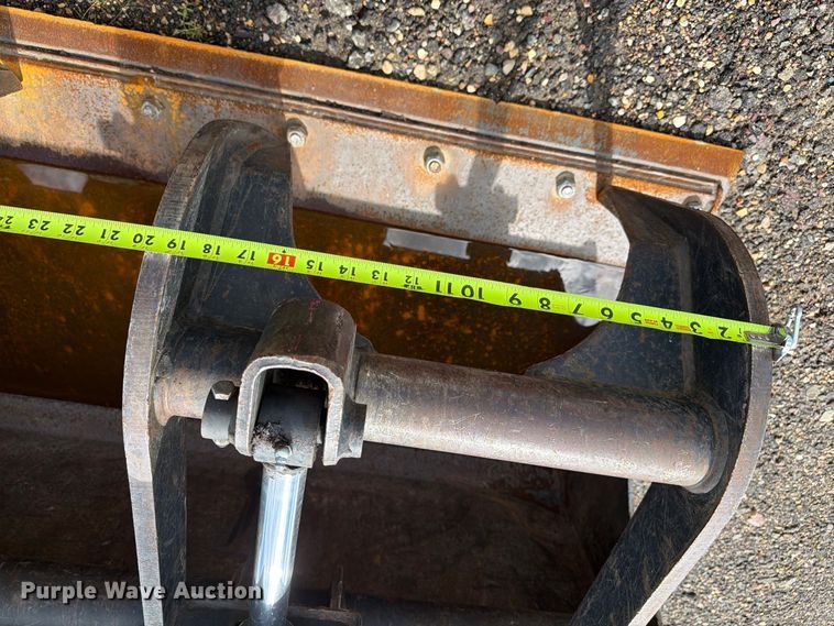 image for item FT8050 Bobcat 66 GNDL BKT GRPL skid steer grapple bucket