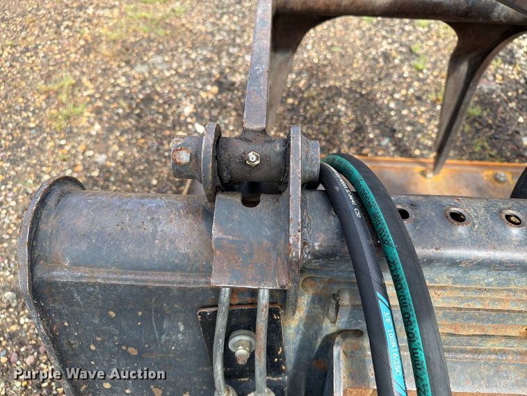 image for item FT8050 Bobcat 66 GNDL BKT GRPL skid steer grapple bucket