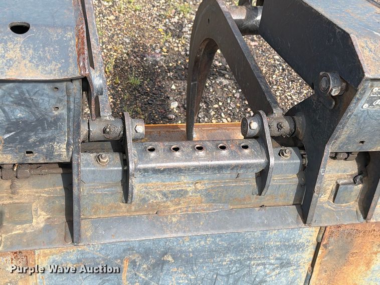 image for item FT8050 Bobcat 66 GNDL BKT GRPL skid steer grapple bucket