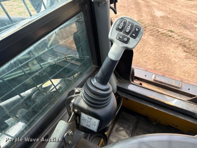 image for item FT8051 2019 New Holland C232 tracked skid steer loader