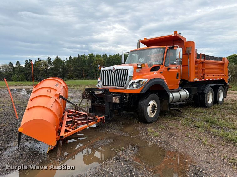 image for item FT8052 2013 International SF567 dump truck