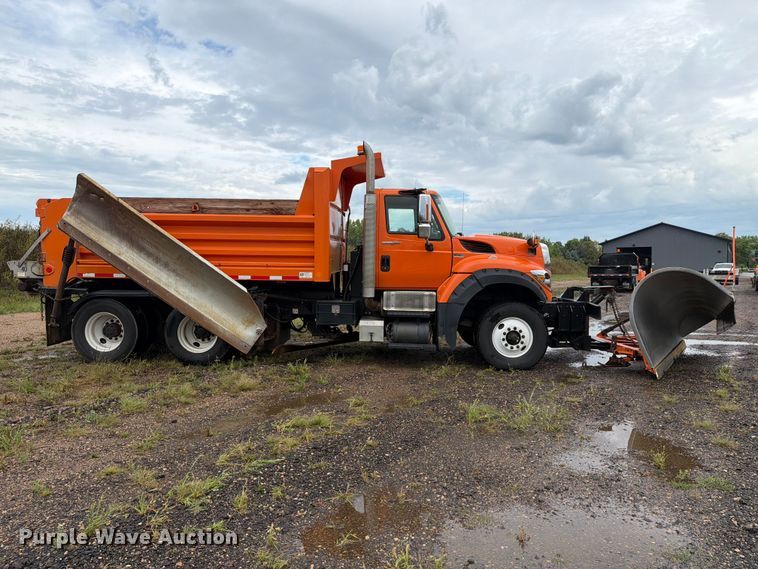 image for item FT8052 2013 International SF567 dump truck