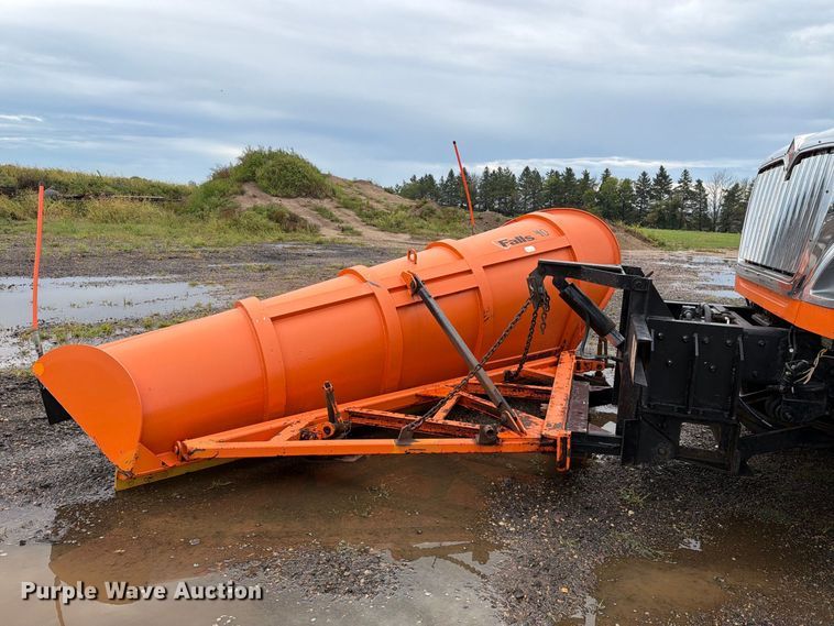image for item FT8052 2013 International SF567 dump truck