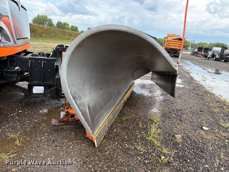 image for item FT8052 2013 International SF567 dump truck