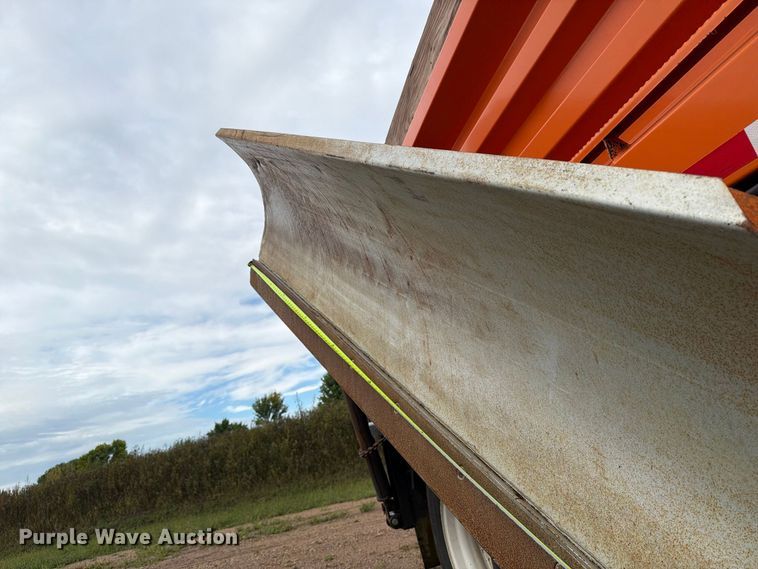 image for item FT8052 2013 International SF567 dump truck