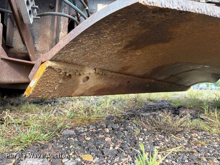 image for item FT8052 2013 International SF567 dump truck