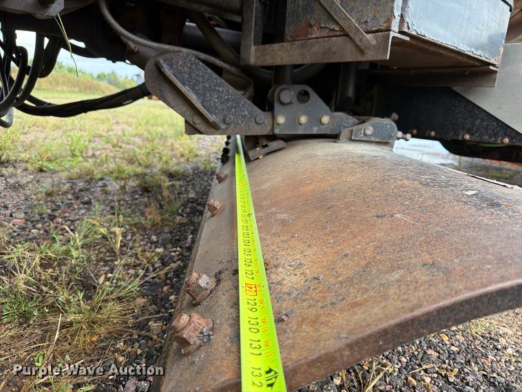 image for item FT8052 2013 International SF567 dump truck