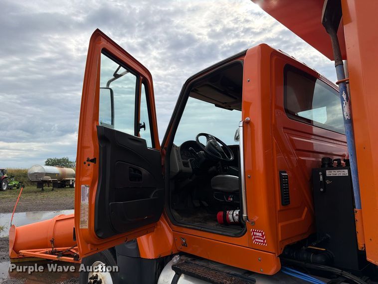 image for item FT8052 2013 International SF567 dump truck