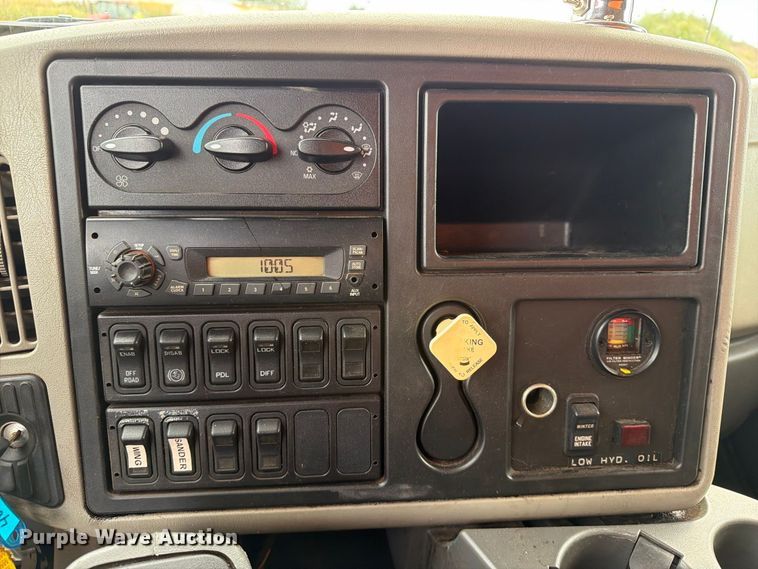 image for item FT8052 2013 International SF567 dump truck
