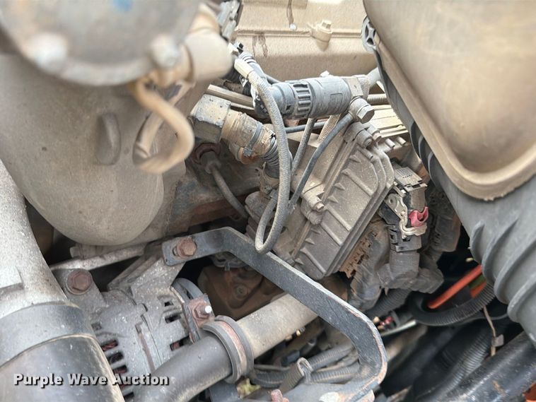 image for item FT8052 2013 International SF567 dump truck