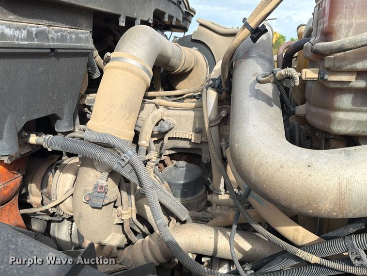 image for item FT8052 2013 International SF567 dump truck