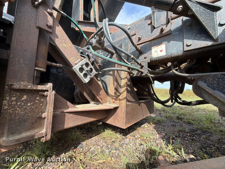 image for item FT8052 2013 International SF567 dump truck