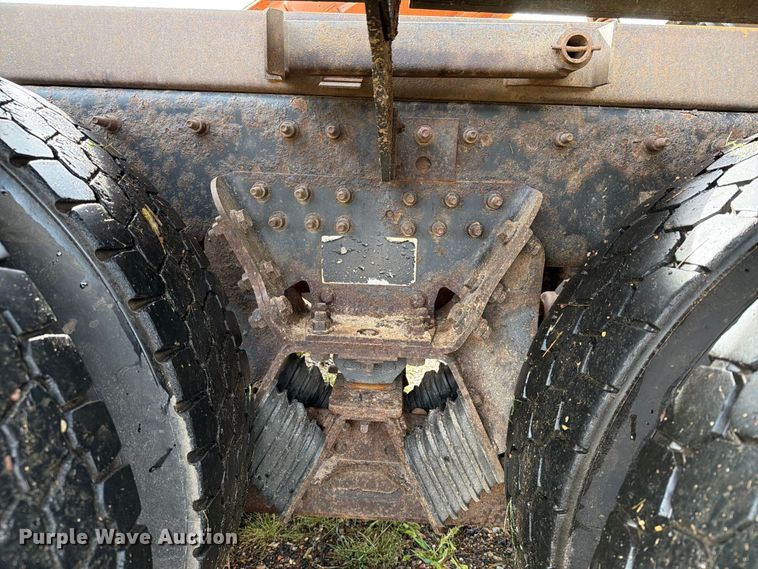 image for item FT8052 2013 International SF567 dump truck
