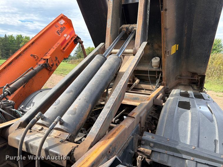 image for item FT8052 2013 International SF567 dump truck