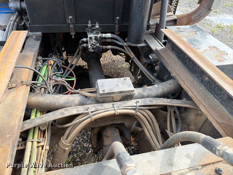 image for item FT8052 2013 International SF567 dump truck