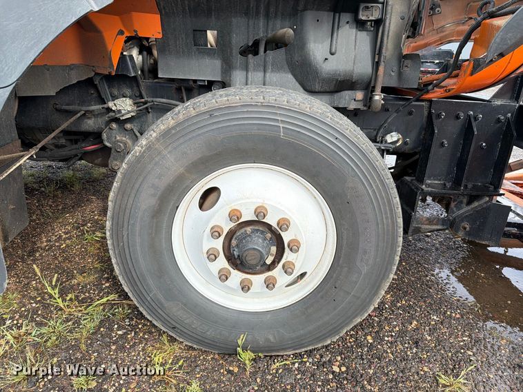 image for item FT8052 2013 International SF567 dump truck