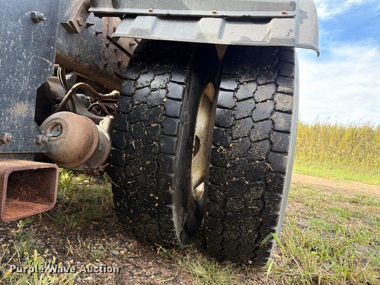 image for item FT8052 2013 International SF567 dump truck