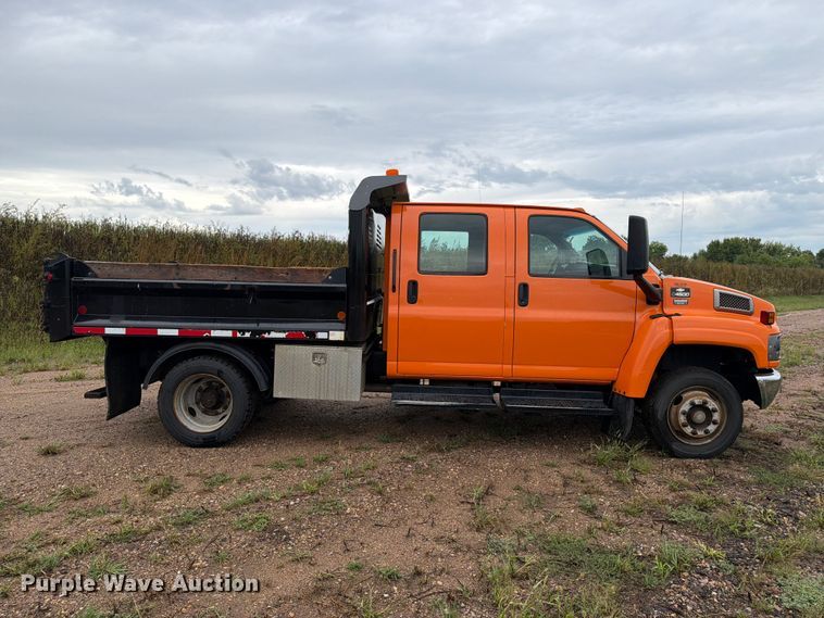 image for item FT8053 2004 Chevrolet C4500 dump truck