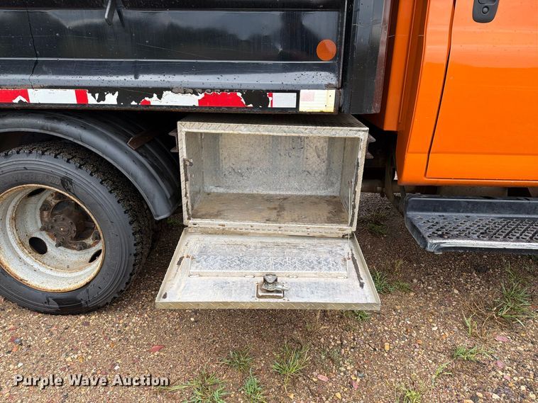 image for item FT8053 2004 Chevrolet C4500 dump truck