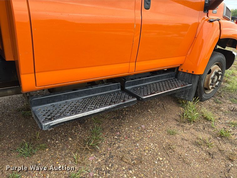 image for item FT8053 2004 Chevrolet C4500 dump truck