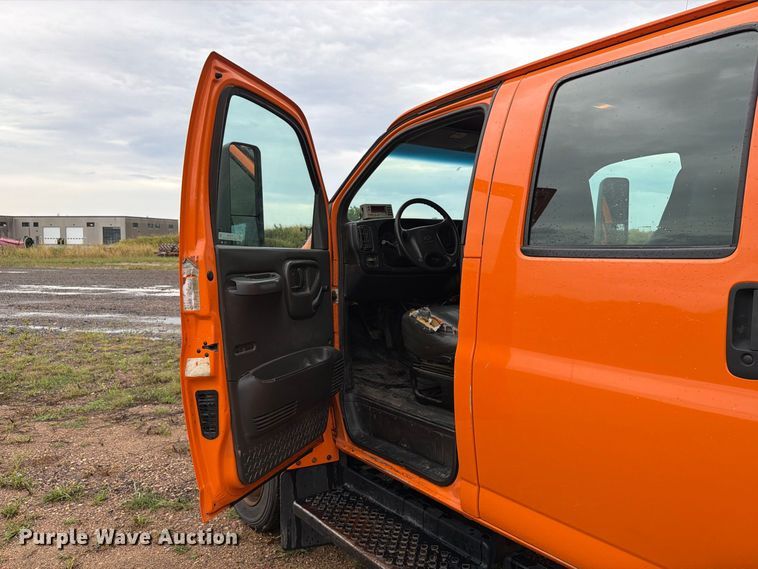 image for item FT8053 2004 Chevrolet C4500 dump truck