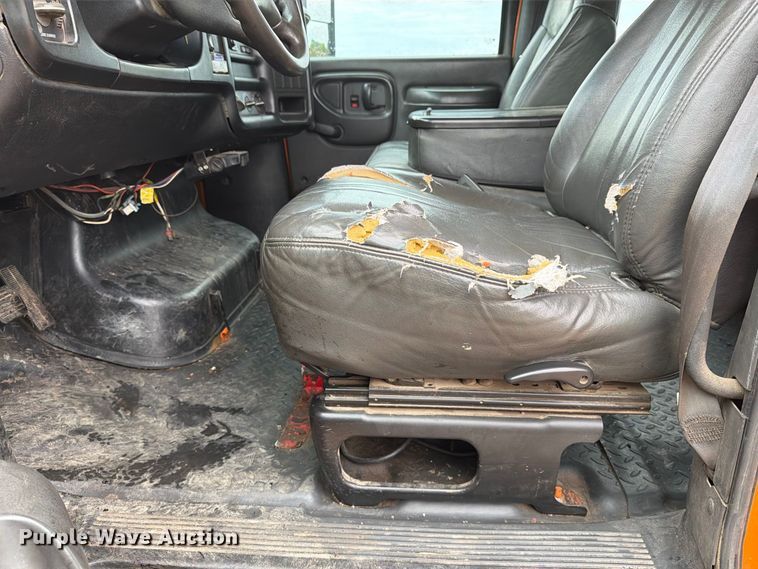 image for item FT8053 2004 Chevrolet C4500 dump truck