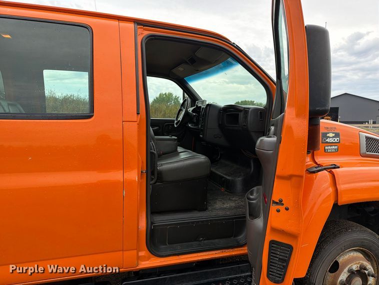 image for item FT8053 2004 Chevrolet C4500 dump truck