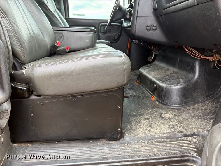image for item FT8053 2004 Chevrolet C4500 dump truck