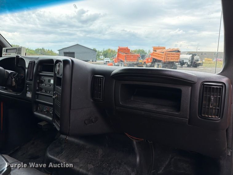 image for item FT8053 2004 Chevrolet C4500 dump truck