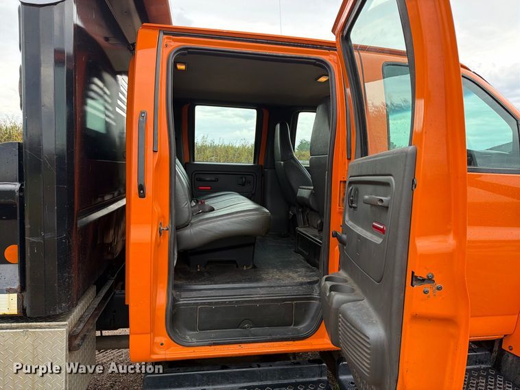 image for item FT8053 2004 Chevrolet C4500 dump truck