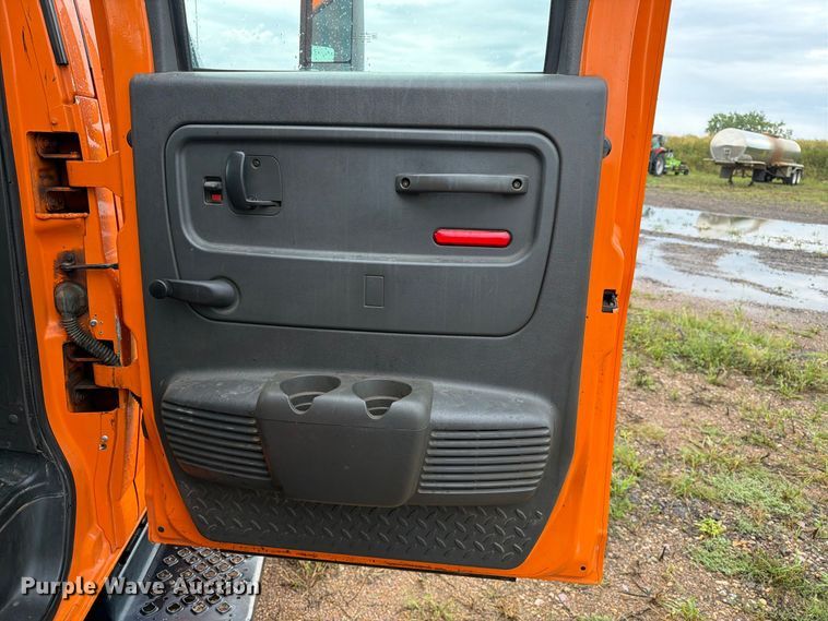 image for item FT8053 2004 Chevrolet C4500 dump truck