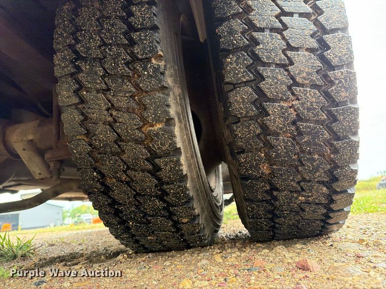 image for item FT8053 2004 Chevrolet C4500 dump truck