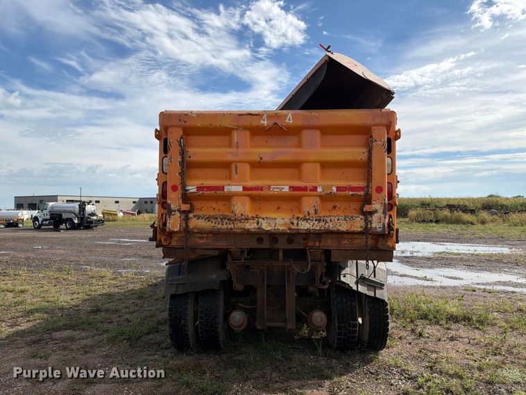 image for item FT8054 2000 International F-2574 dump truck