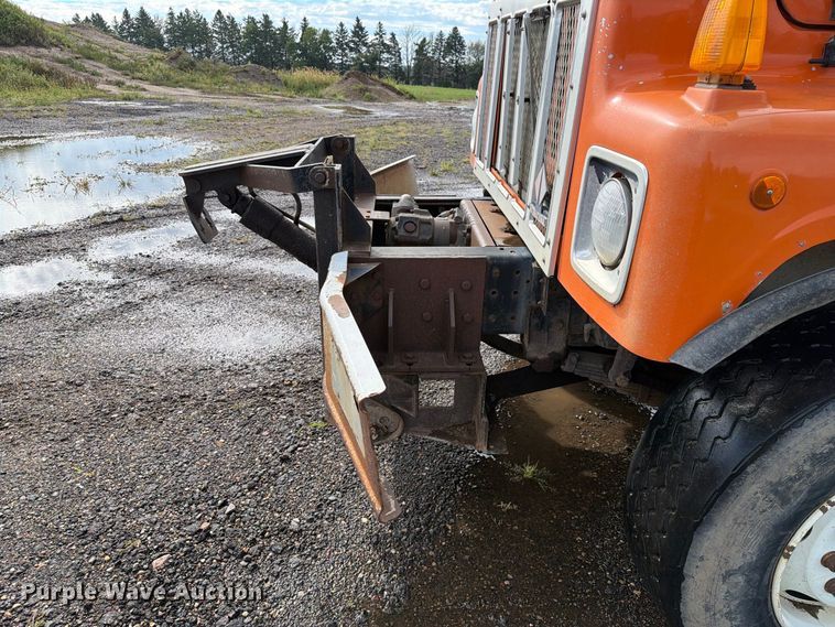 image for item FT8054 2000 International F-2574 dump truck